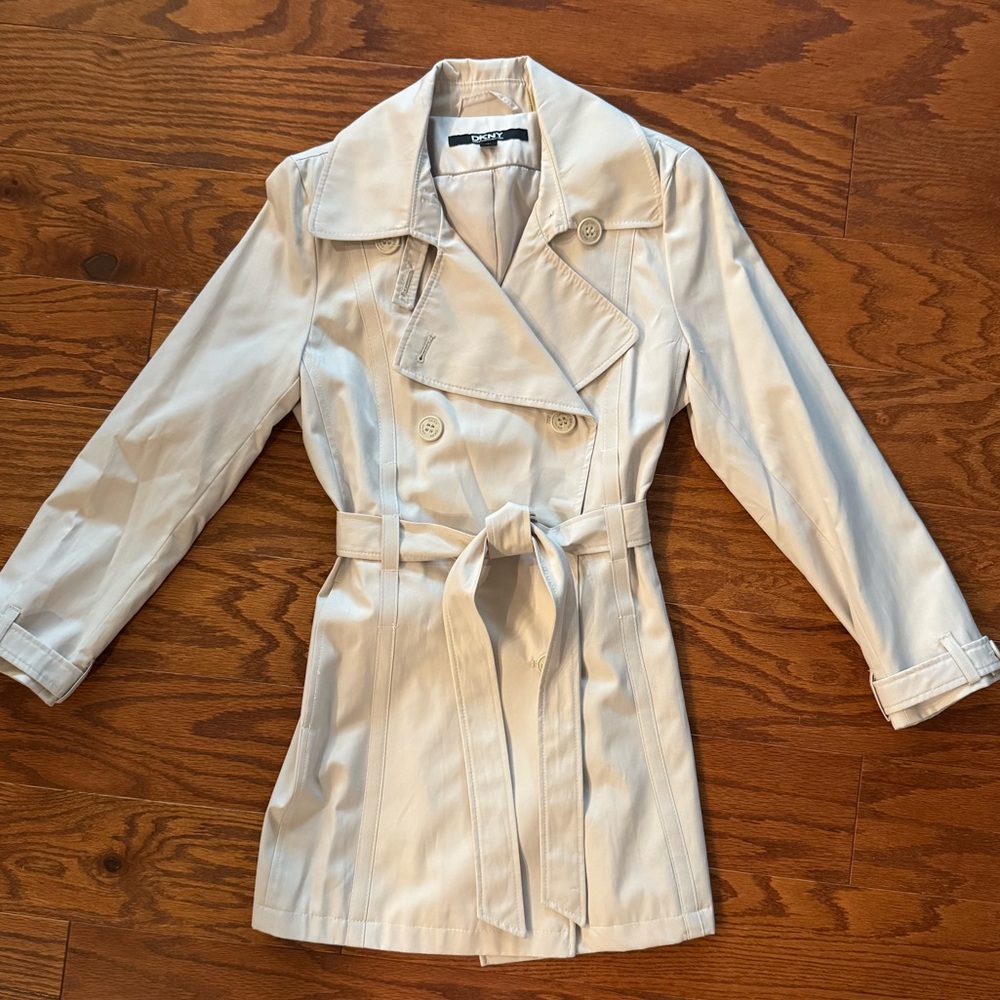 DKNY TRENCH RAIN COAT 
SIZE M
